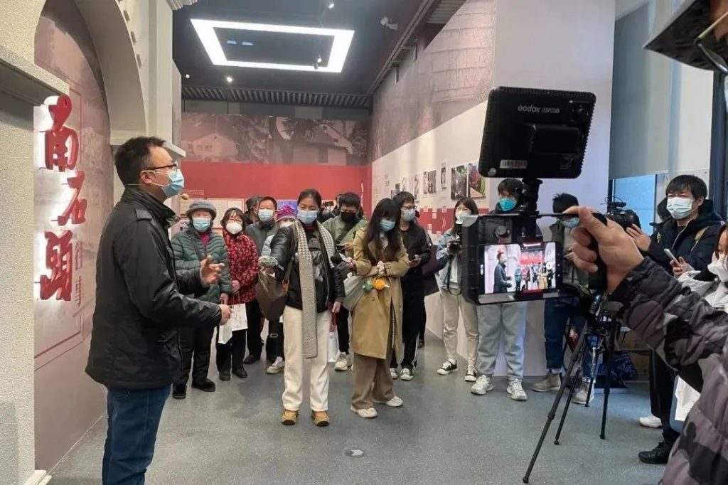 穿越時空，回望歷史——“南石頭往事”展覽開幕！插圖(1)